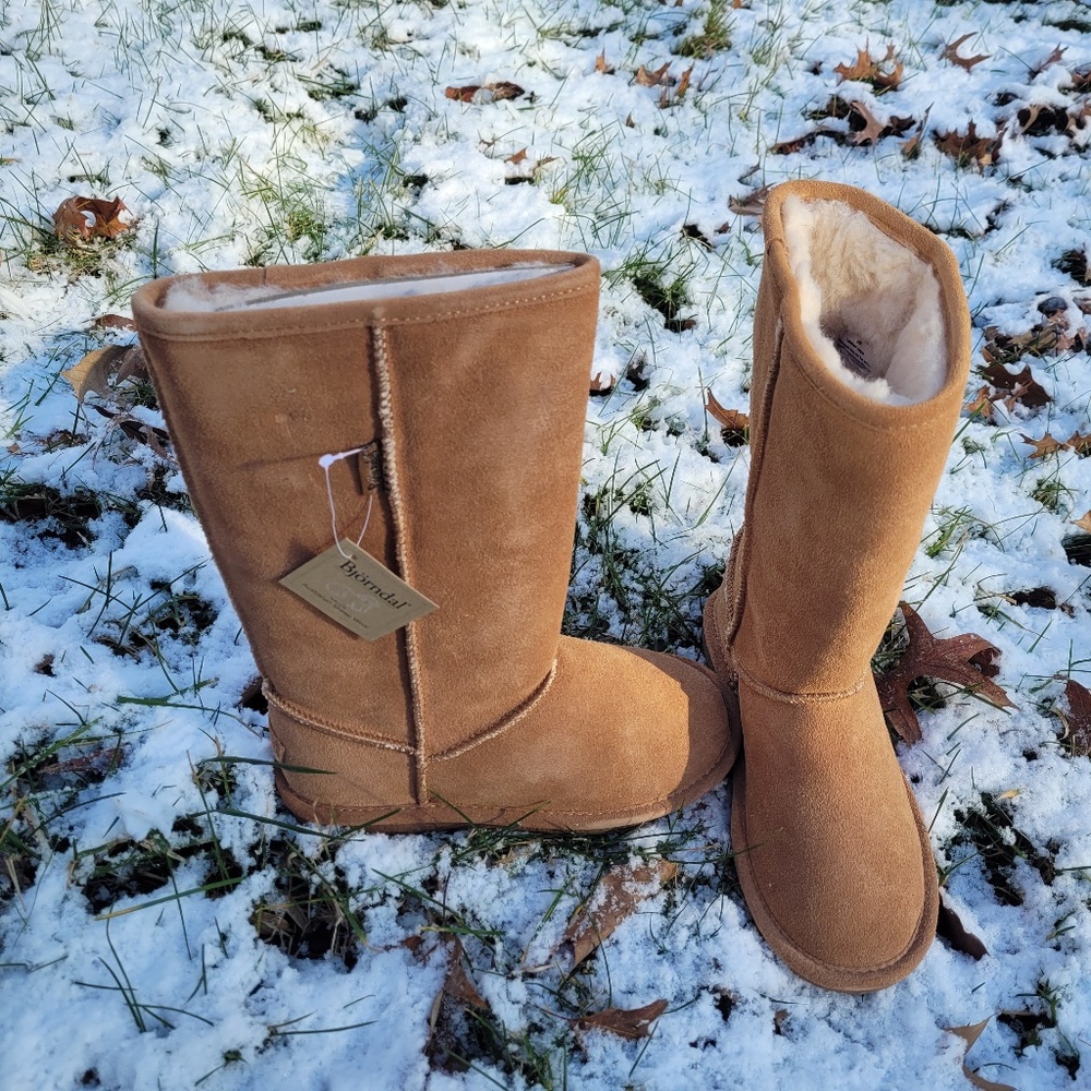 Bjorndal Girls Boot. New with tag.